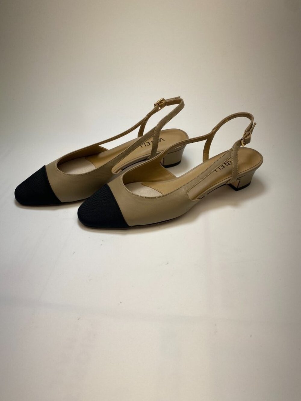 Vaneli Womens Darrel Tan Black Toe Slingback Leather Heel Sz 8W
